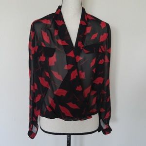 Bisou Bisou Red Lips Black Long Sleeved Top